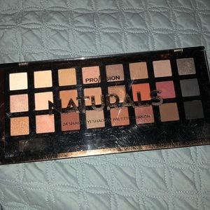 Profusion Naturals eyeshadow palette